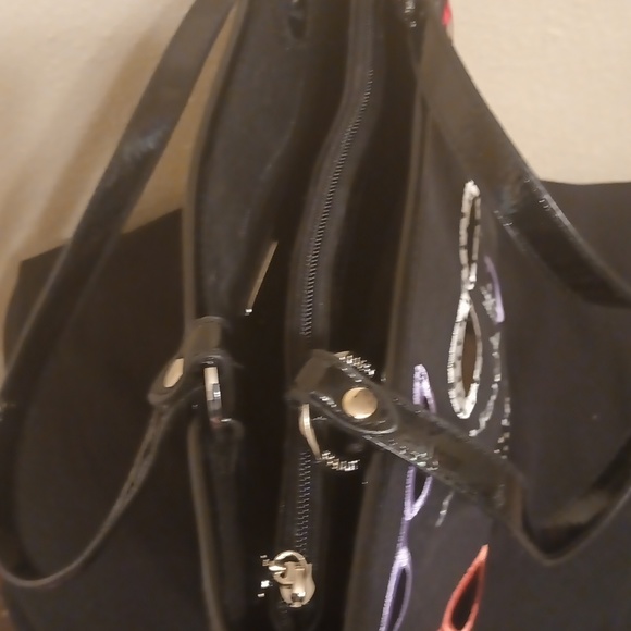 Lulu Guinness Black handbag with shades - Picture 9 of 16